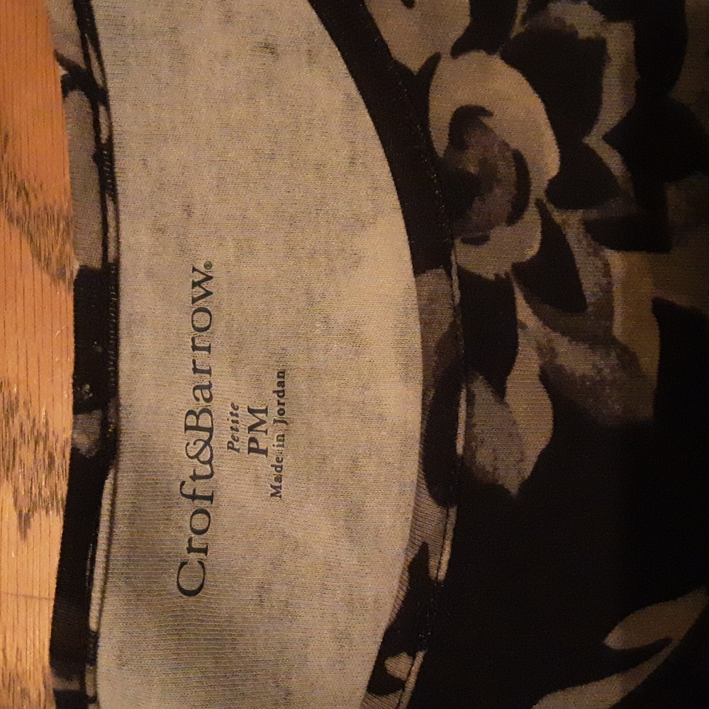 Croft & Barrow brand tee Petite Medium - Picture 2 of 2